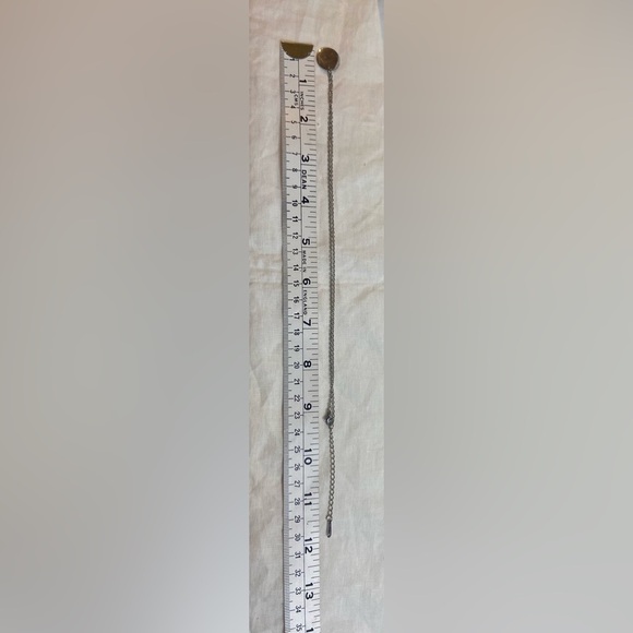 Dainty engraved‎ FLOWER Pendant | SILVER Stainless Steel Necklace - Picture 6 of 9